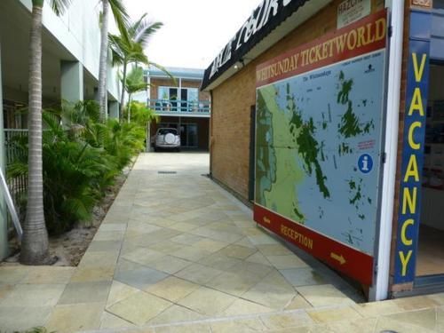 Airlie Court Units Aparthotel แอร์ลีบีช ภายนอก รูปภาพ